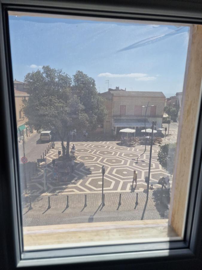 Appartamento Nella Piazza Centrale, Con Terrazza Sant'Antioco Exterior photo